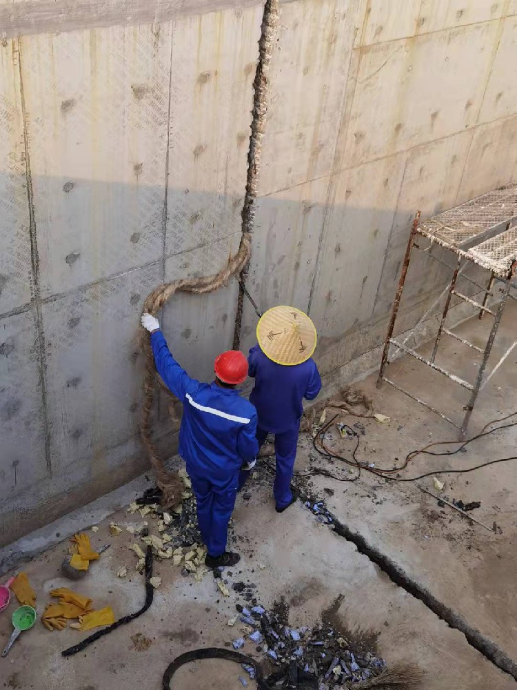 水池漏水的原因有哪些？水池堵漏方法有哪些？